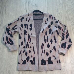Chic Leopard Print Open Cardigan